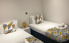 Vibrant 2 Bedroom Apartment - Bhx Airport